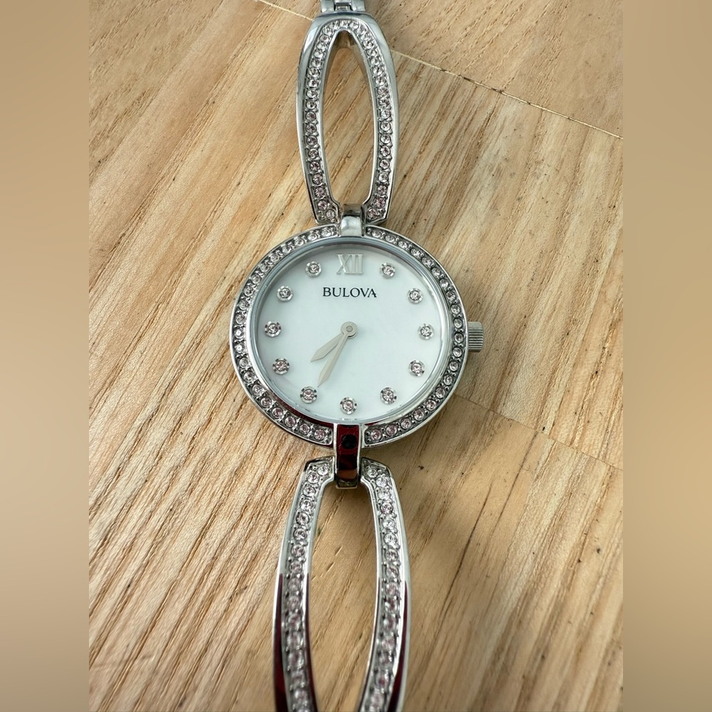 Bulova ladies silver tone crystal accented dress watch NEW BATTERY